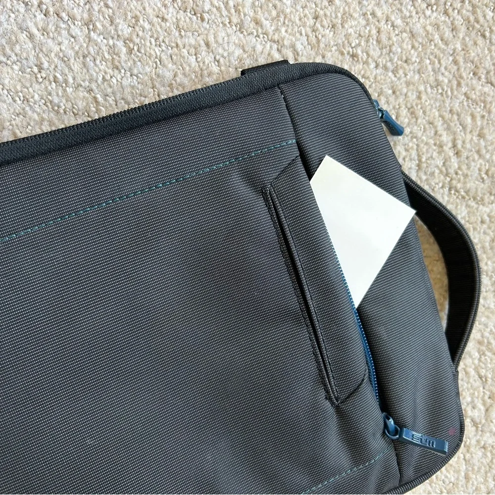 STM Padded Carry Sleeve for tablet SUPER FAST SHIPPING